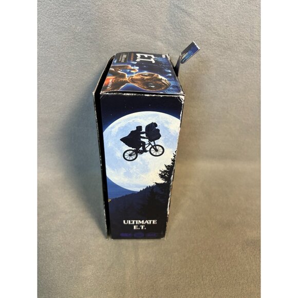 NECA - E.T. - 40th Anniversary E.T. Ultimate 7 Action Figure New With Box - Picture 8 of 8